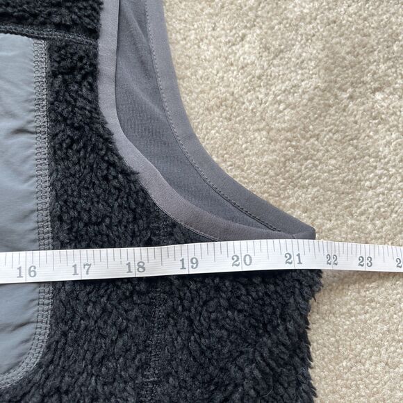 LL Bean Sherpa Vest Mens Medium Black High Pile Fleece Outdoors Gorpcore Layer - Picture 3 of 6